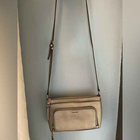 Calvin Klein Women's CrossBody Bag - Picture 16 of 16
